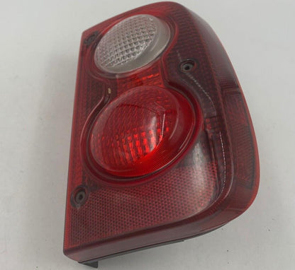 2004-2005 Land Rover Freelander Passenger Side Tail Light Taillight G01B19054