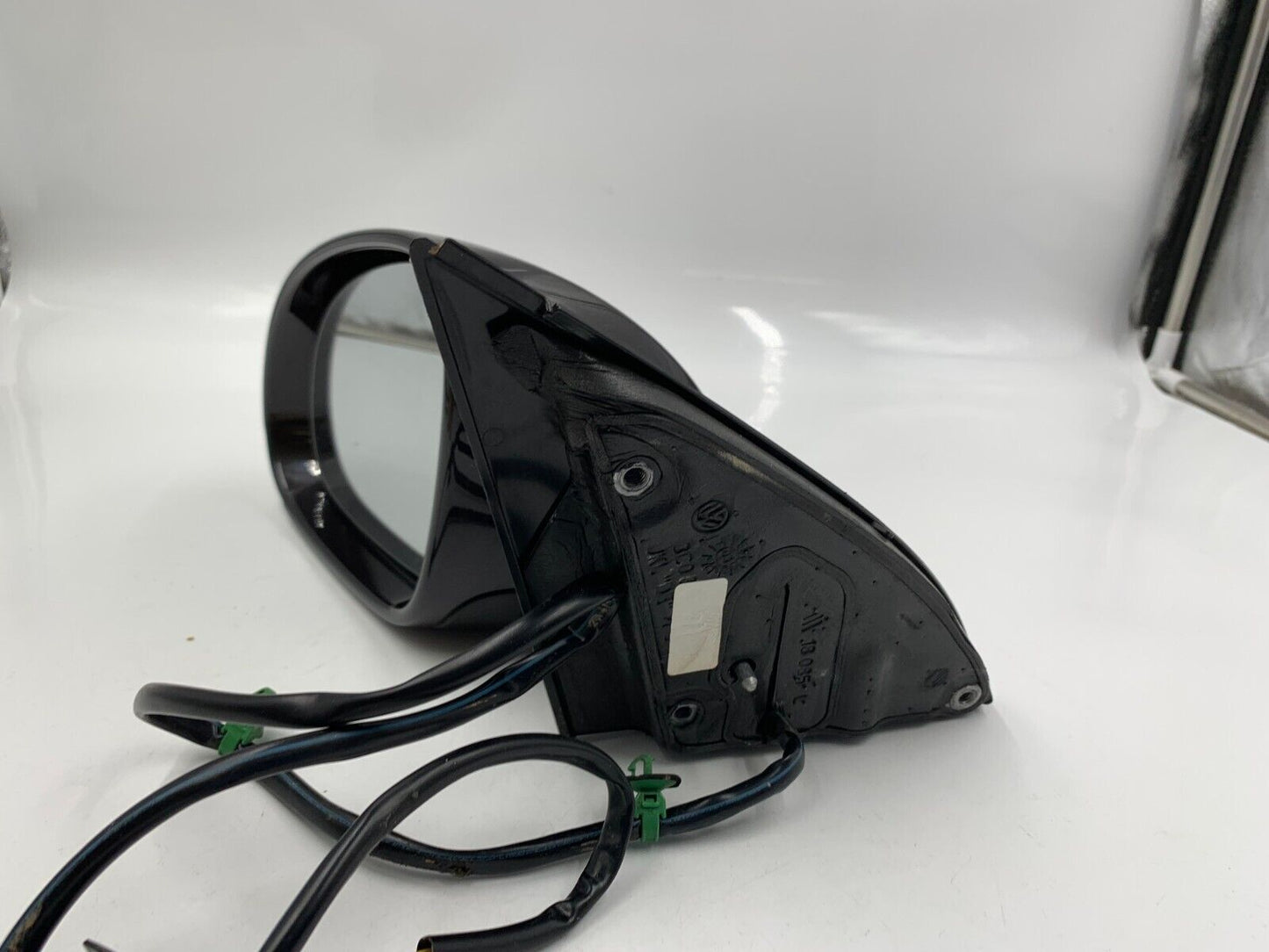 2006-2010 Volkswagen Passat Driver Side View Power Door Mirror Gray A02B39034