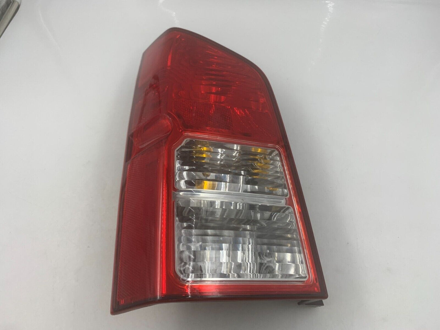 2005-2012 Nissan Pathfinder Driver Side Tail Light Taillight OEM E04B51054