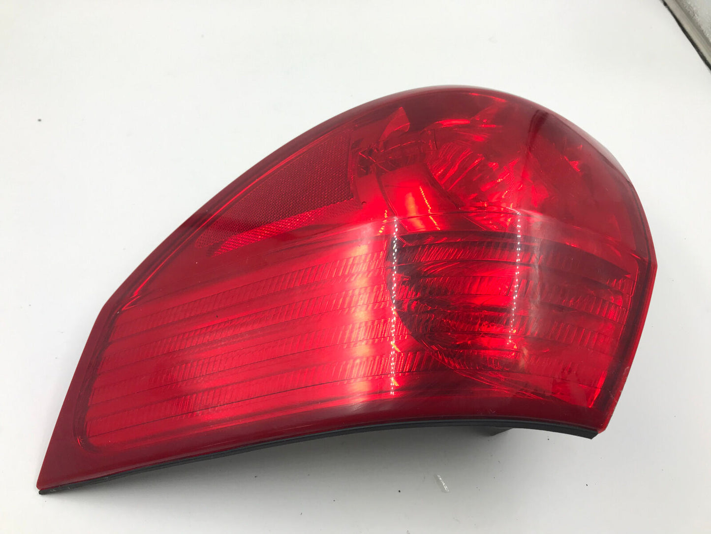 2018 Toyota Yaris Passenger Side Tail Light Taillight OEM E03B01003