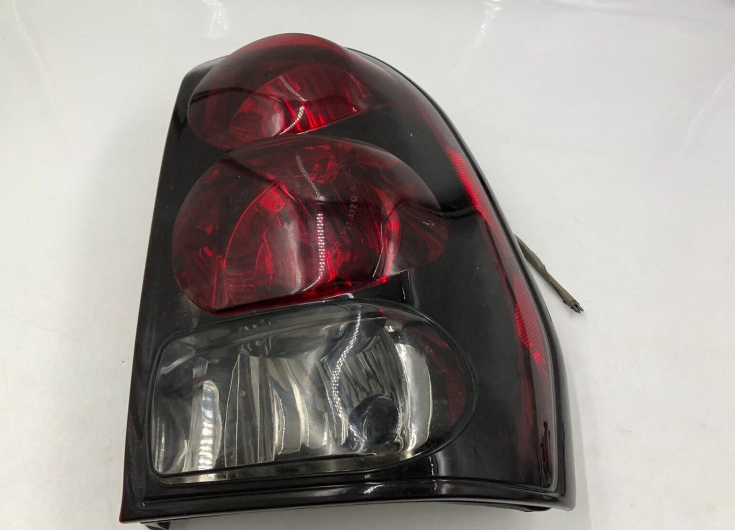 2002-2009 Chevrolet Trailblazer Passenger Side Tail Light Taillight A04B41037