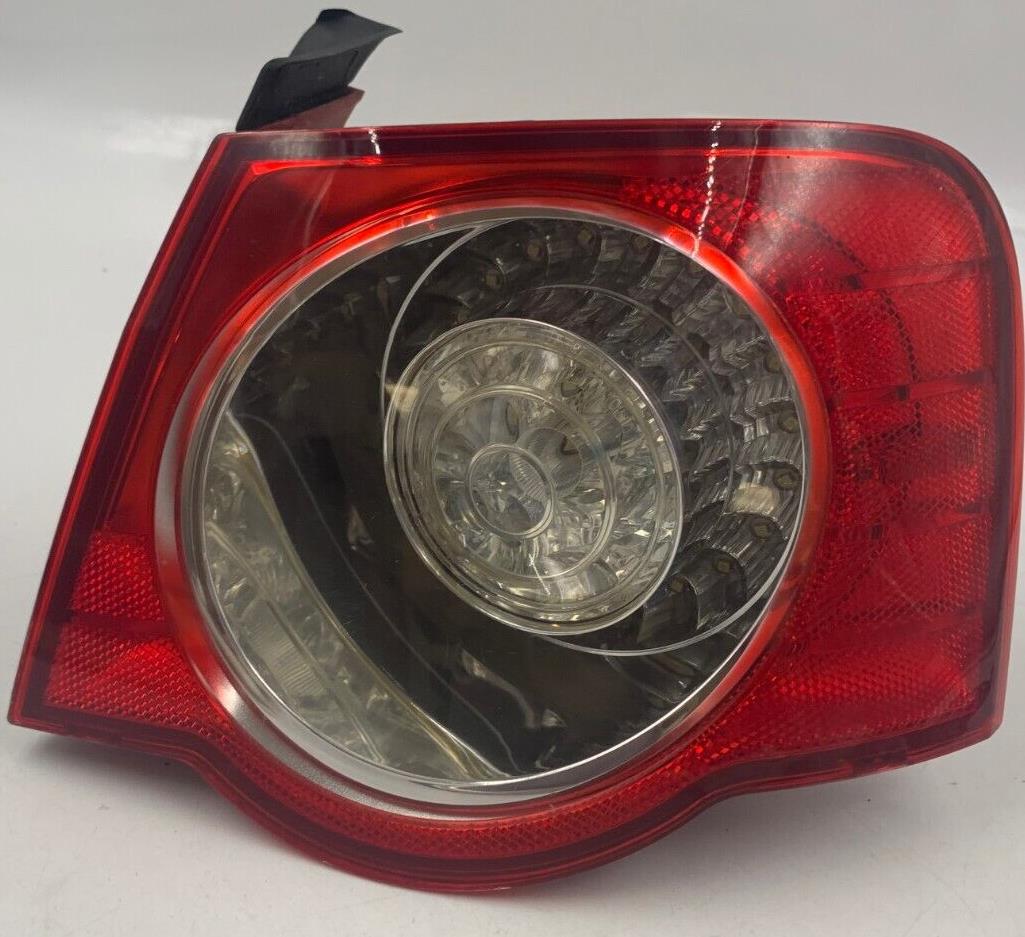 2008-2010 Volkswagen Passat Sedan Passenger Side Tail Light Taillight A04B45025