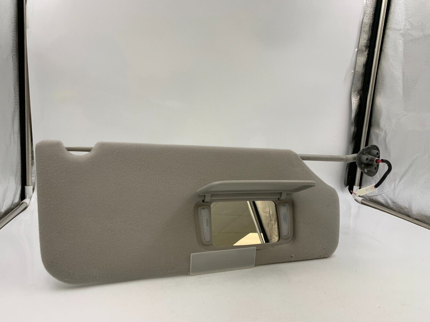 2011-2014 Toyota Sienna Passenger Sun Visor Sunvisor Gray Illuminated H01B21064