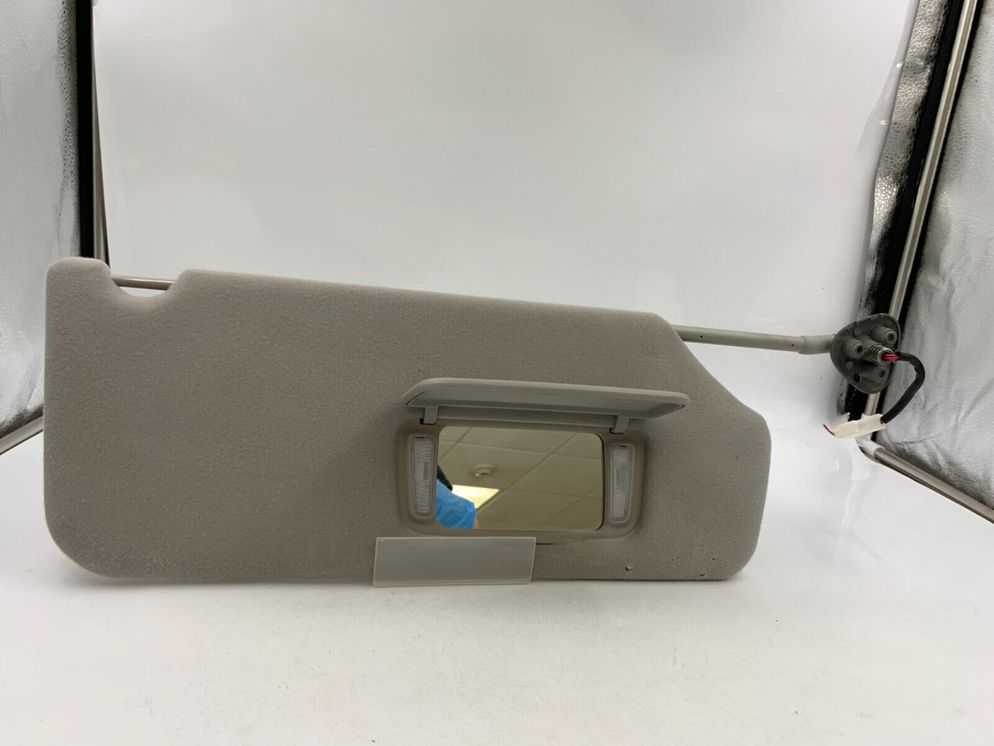 2011-2014 Toyota Sienna Passenger Sun Visor Sunvisor Gray Illuminated H01B21064