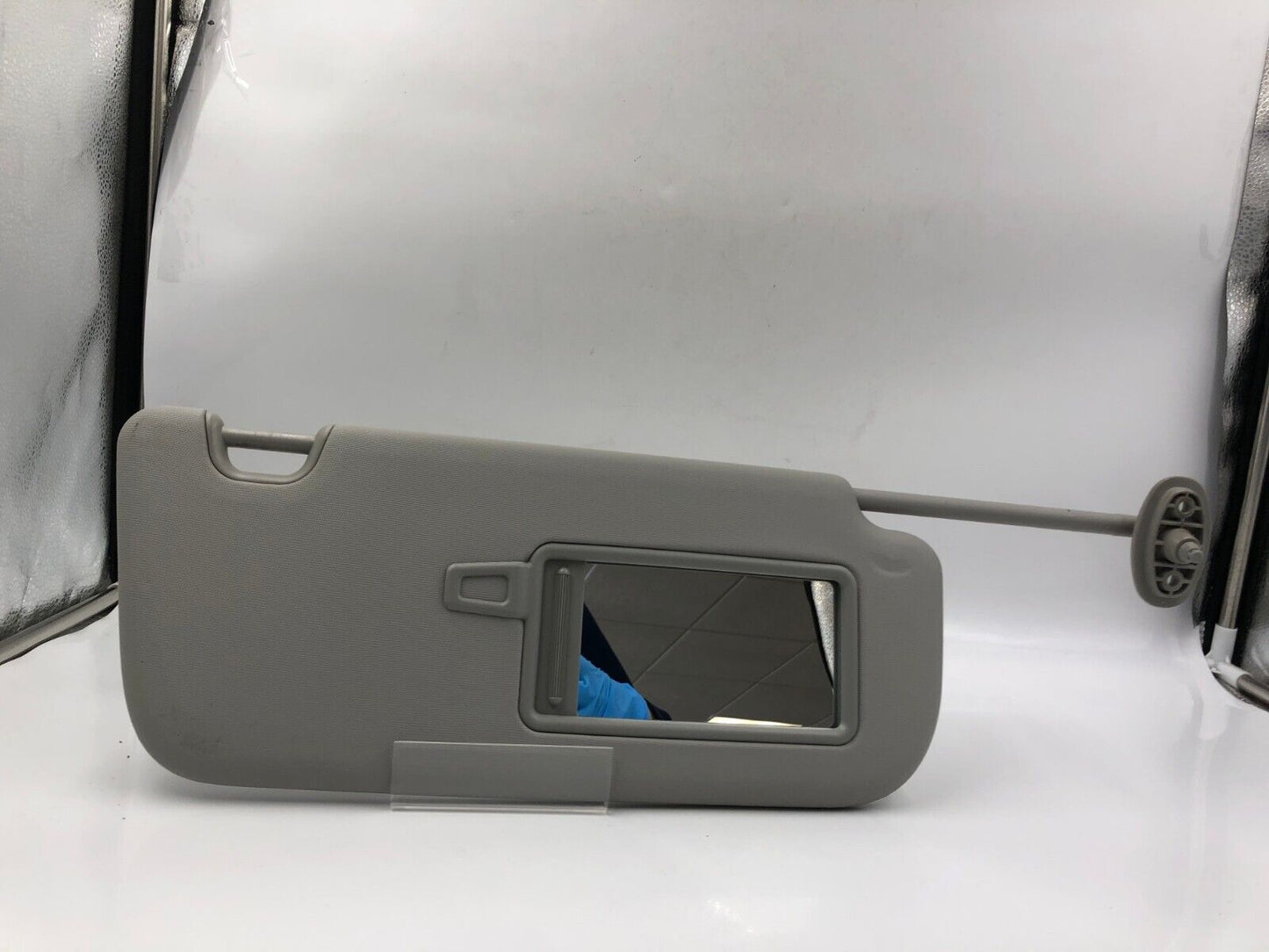 2014-2019 Kia Soul Passenger Sun Visor Sunvisor Gray Illuminated OEM H01B16026