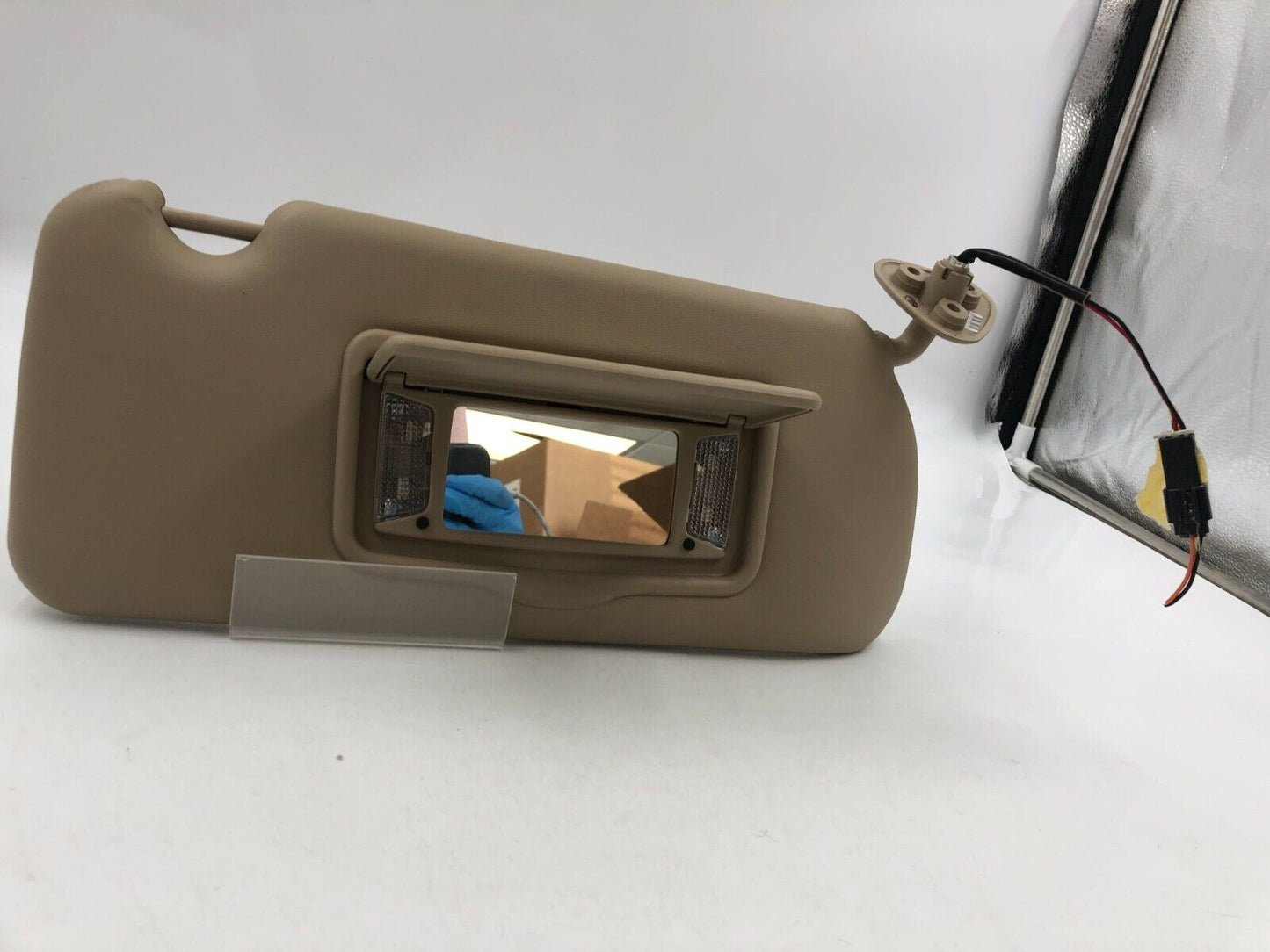 2007-2009 Cadillac SRX Passenger Side Sunvisor Illumination Tan OEM A01B30025