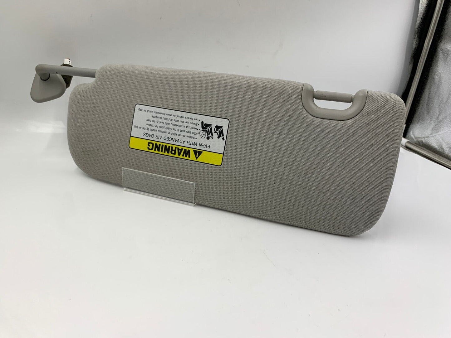 2013-2018 Hyundai Santa Fe Passenger Sunvisor Gray Illuminated OEM E04B10038