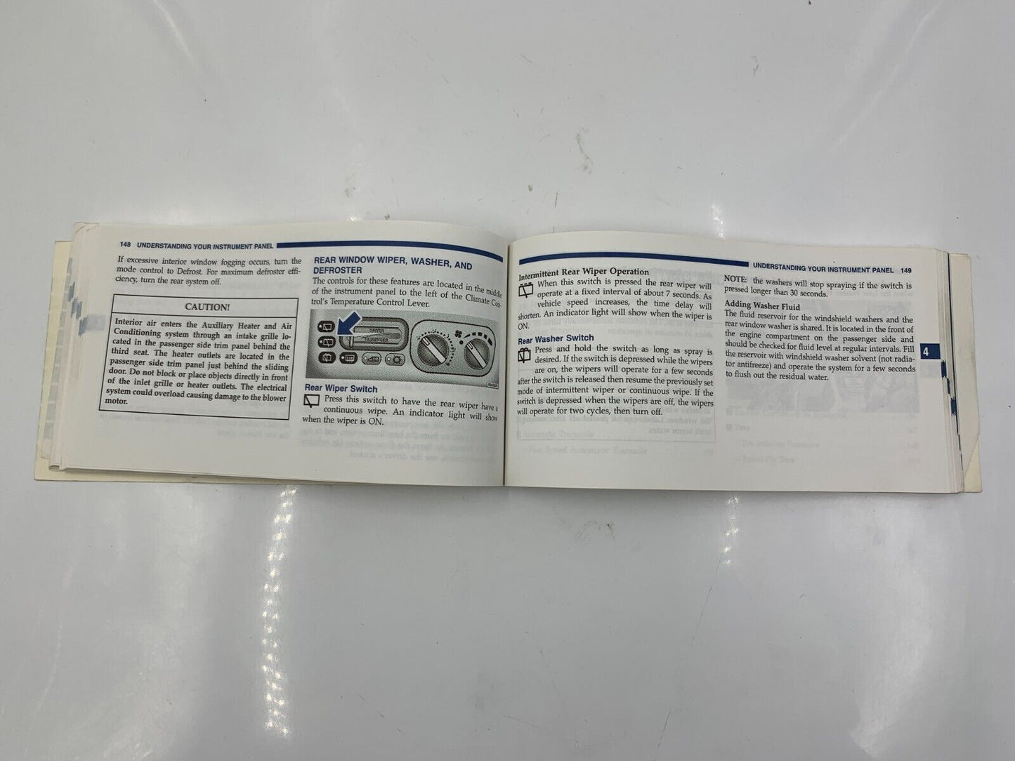 2000 Chrysler Town & Country Owners Manual Handbook OEM A04B19063