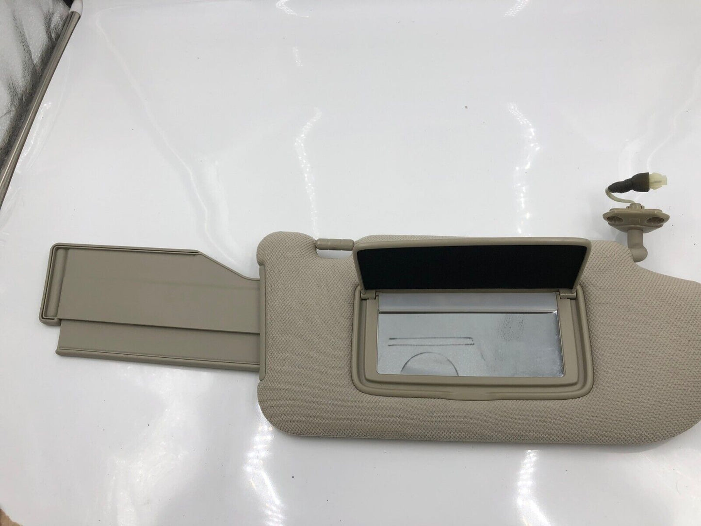 2006-2010 Infiniti M35 Passenger Sun Visor Sunvisor Beige Illuminated OEM B40002