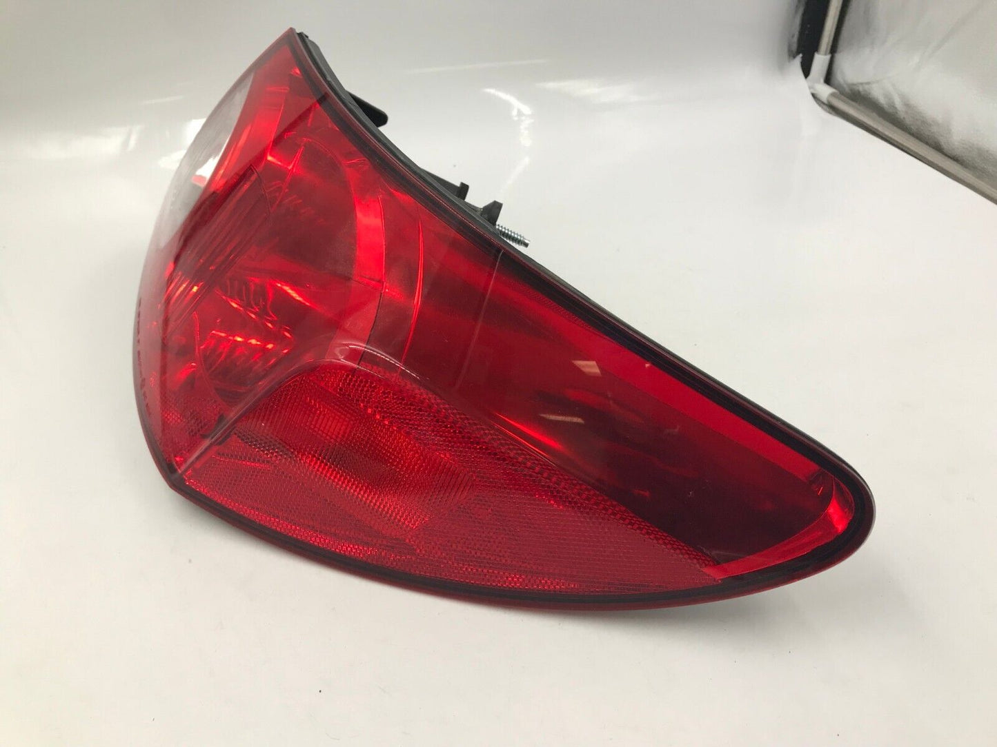 2007-2008 Chrysler Sebring Passenger Side Tail Light Taillight OEM A02B34030