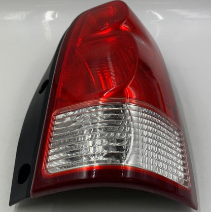 2005-2007 Buick Terraza Passenger Side Tail Light Taillight OEM F02B43016