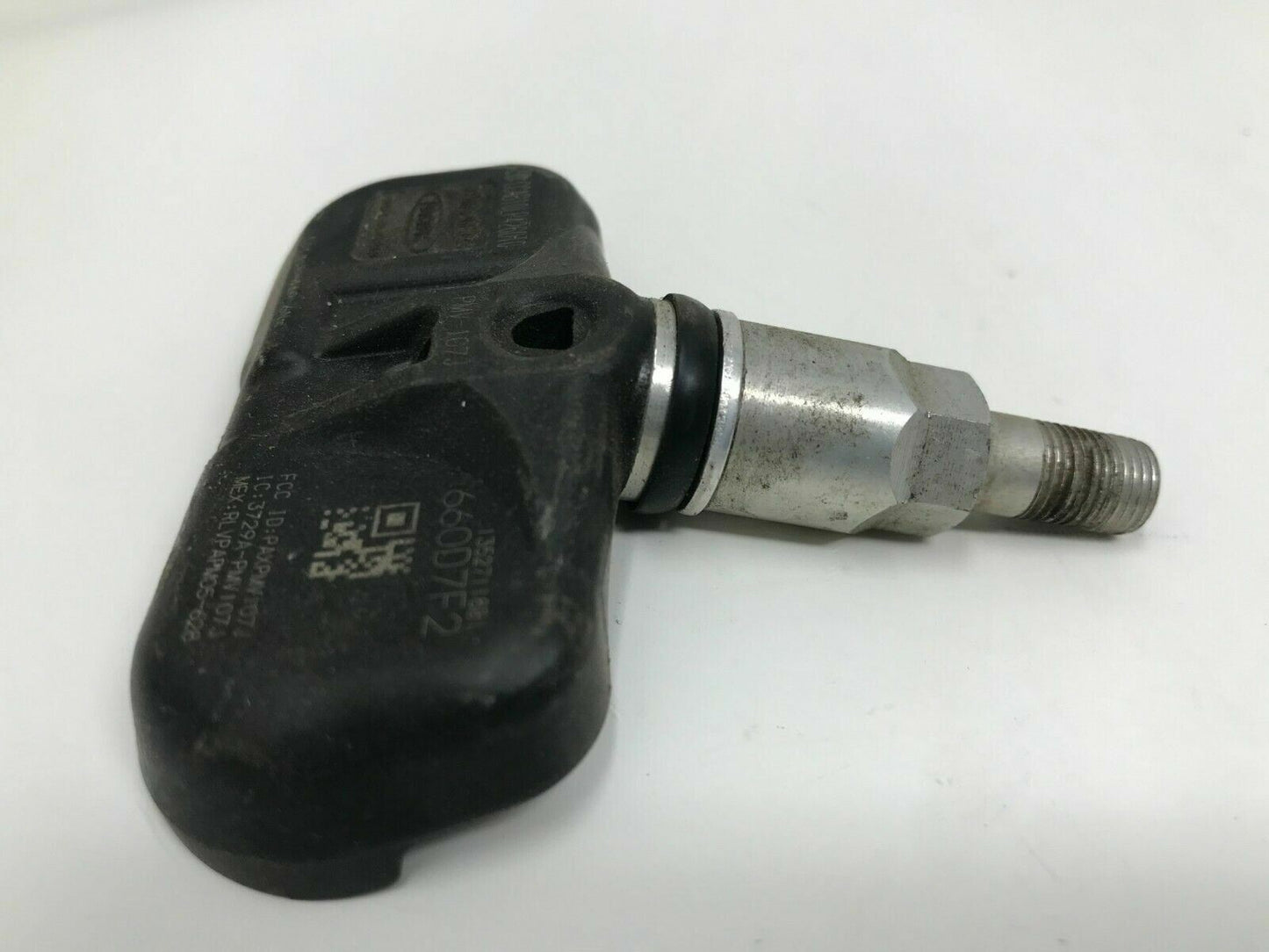 2014 Toyota Tacoma TPMS Sensor Tire Pressure Sensor Genuine OEM E02B13022