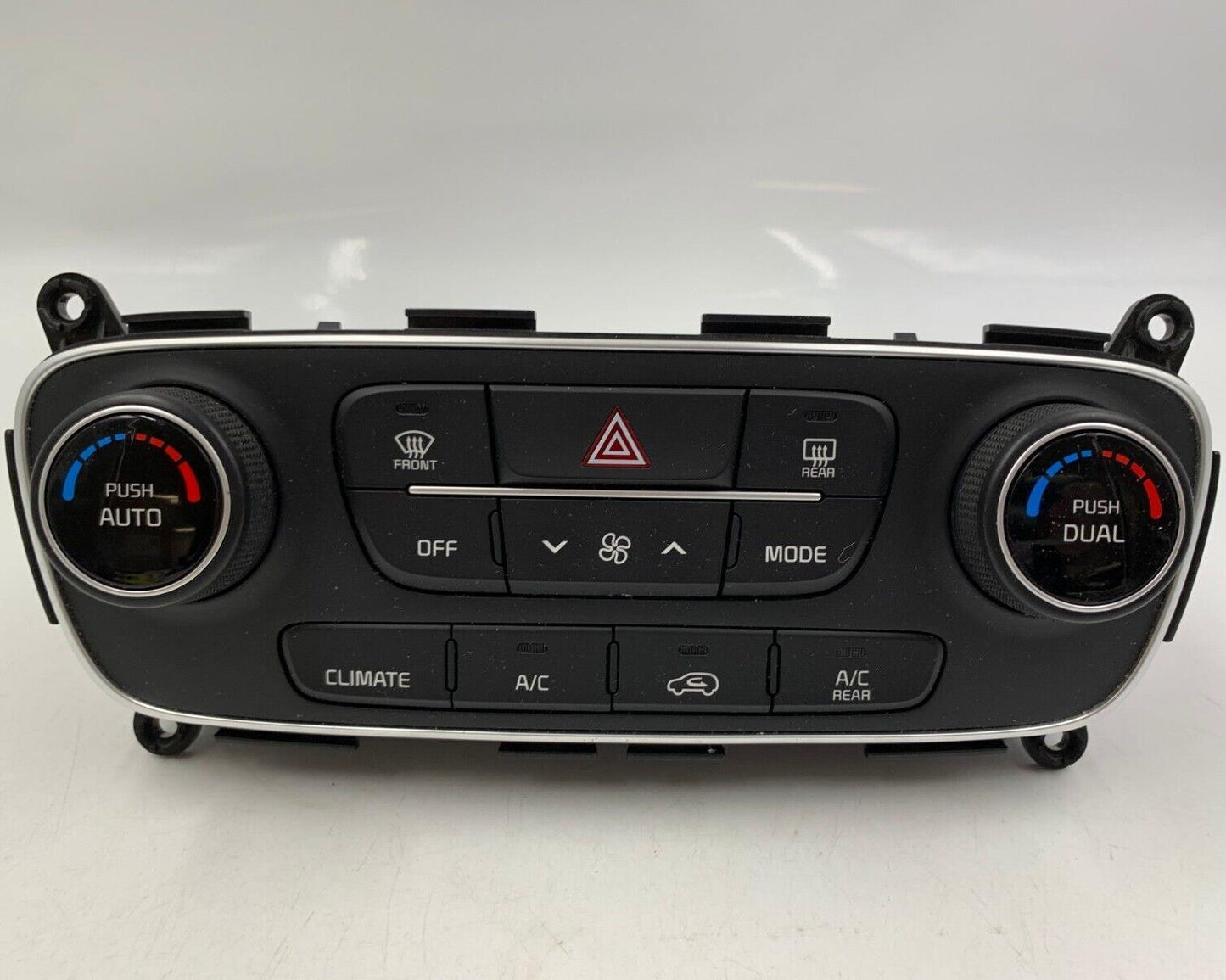 2014-2015 Kia Sorento AC Heater Climate Control Temperature Unit OEM B04B11037