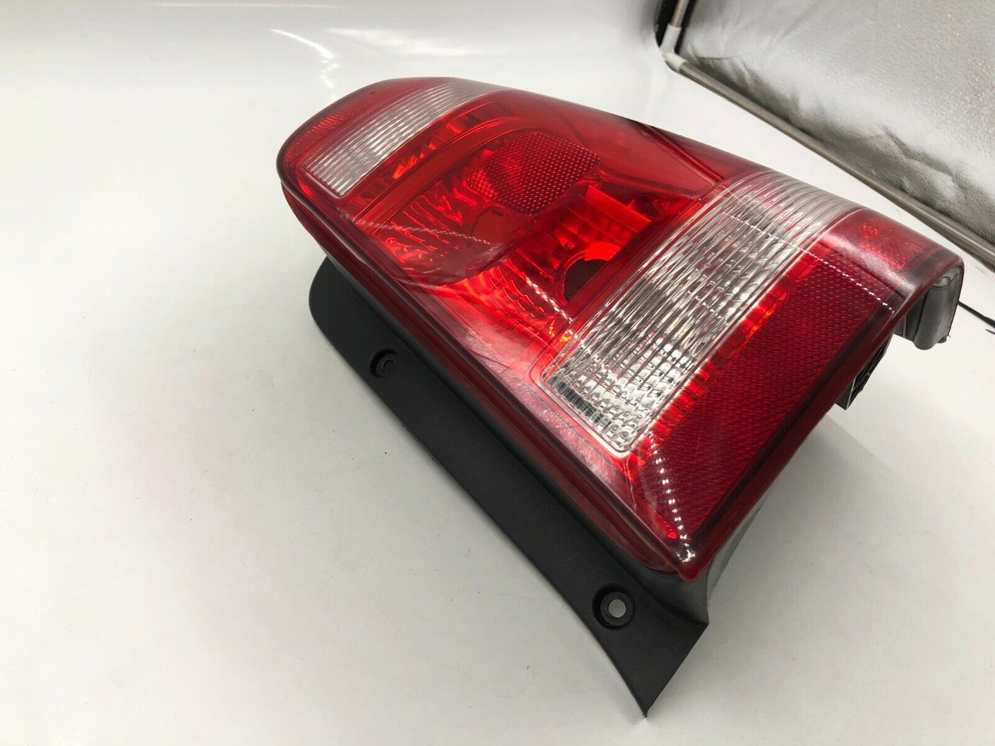 2008-2012 Ford Escape Passenger Side Tail Light Taillight OEM E01B40050