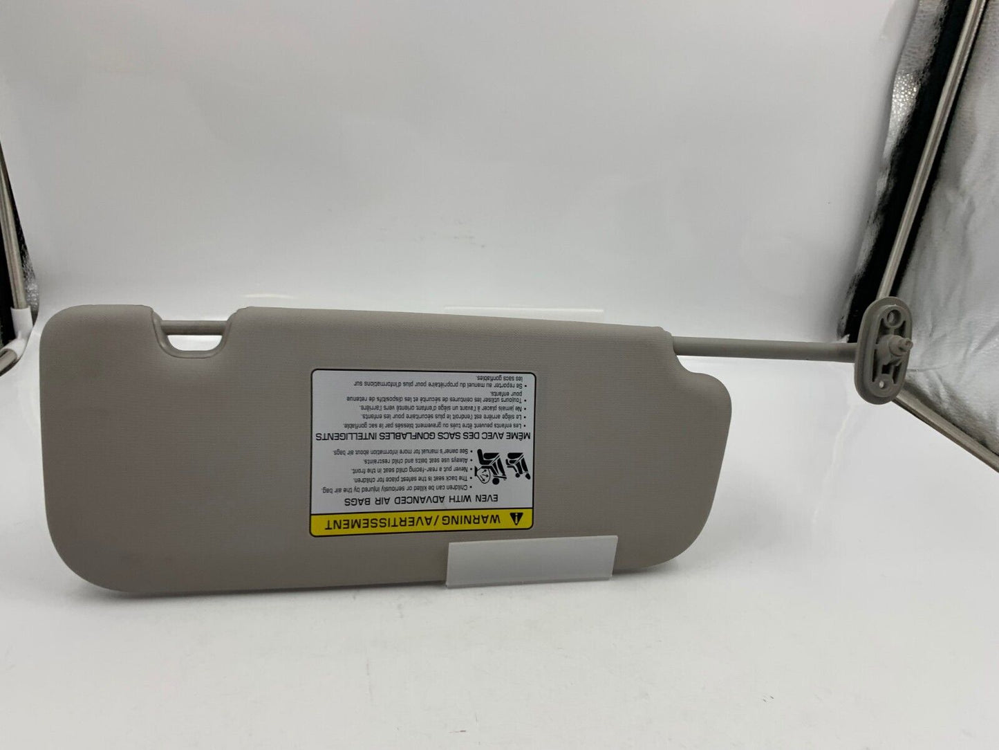 2017-2018 Kia Forte Driver Sun Visor Sunvisor Gray OEM E01B24055