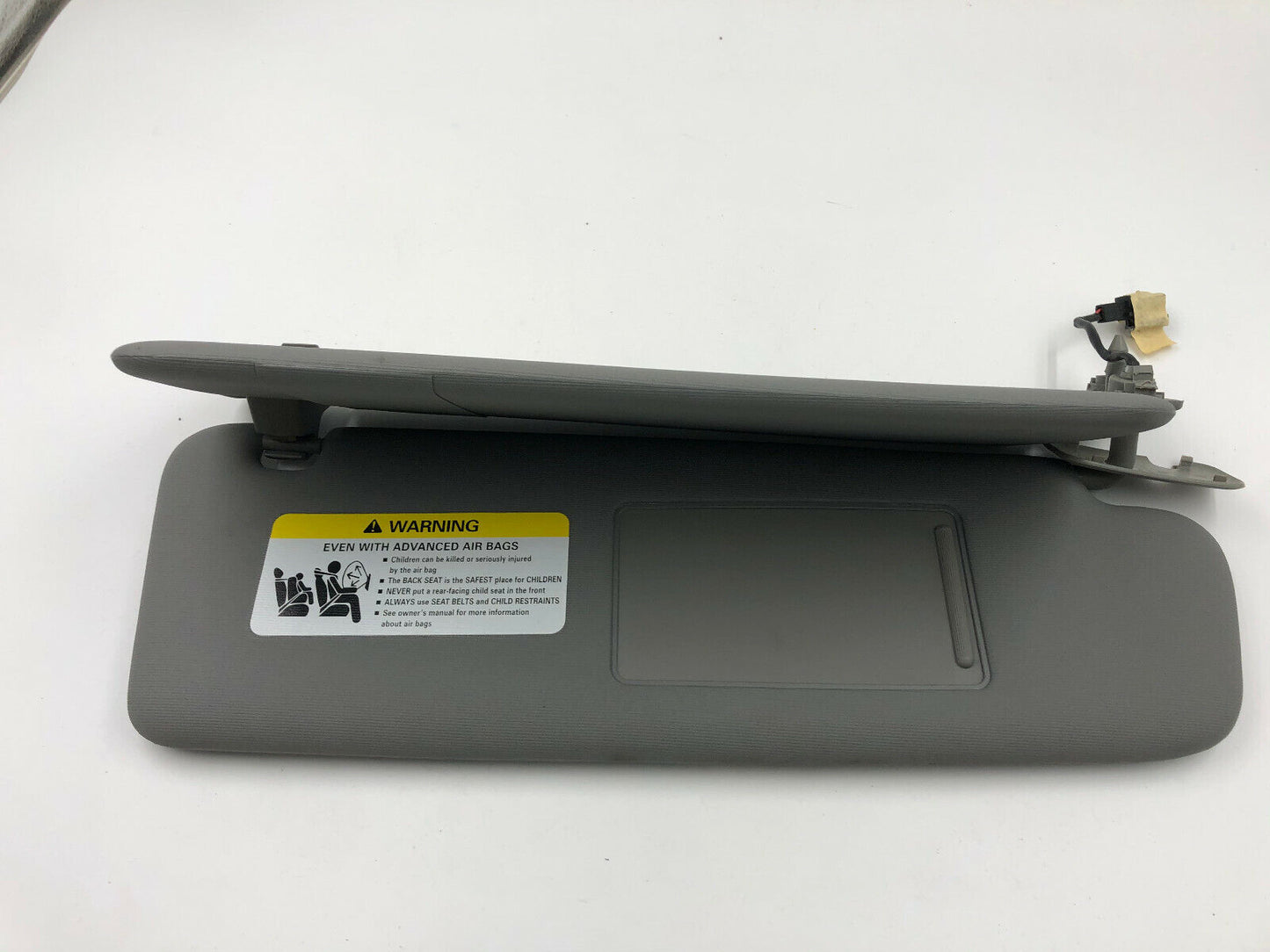 2004-2010 Volkswagen Touareg Passenger Sunvisor Gray Illuminated OEM B41002