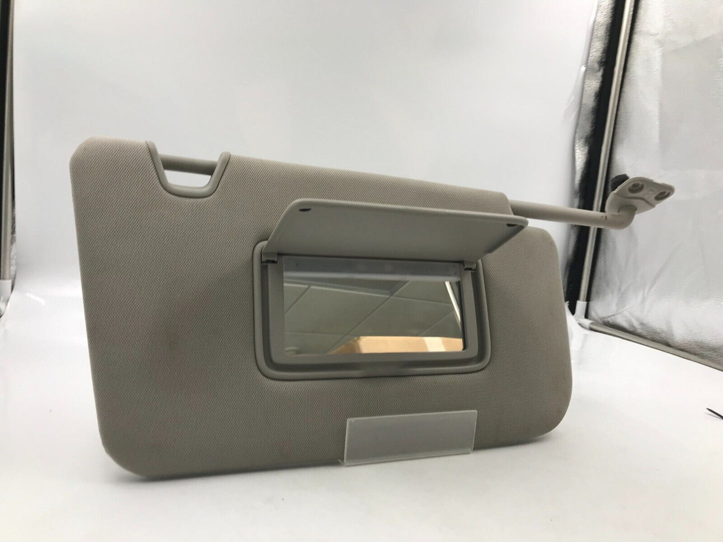 2018-2020 Nissan Rogue Passenger Sun Visor Sunvisor Gray Illuminated G01B51070