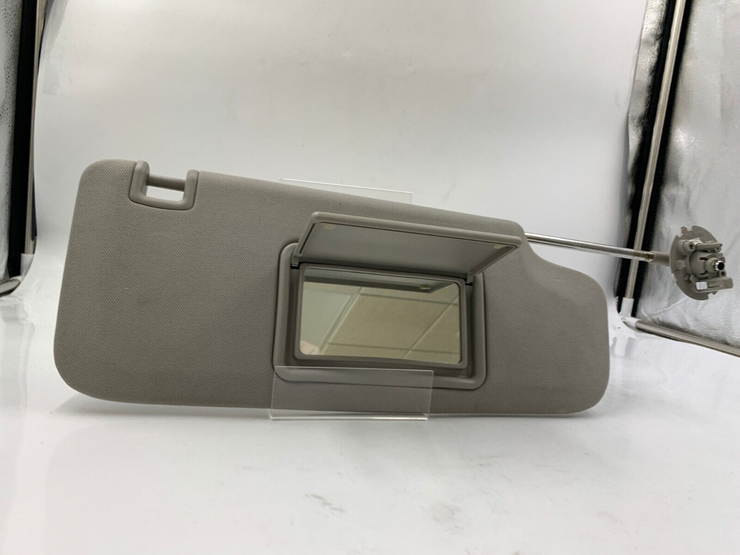 2004-2012 Chevrolet Malibu Passenger Sun Visor Sunvisor Gray OEM B01B01060