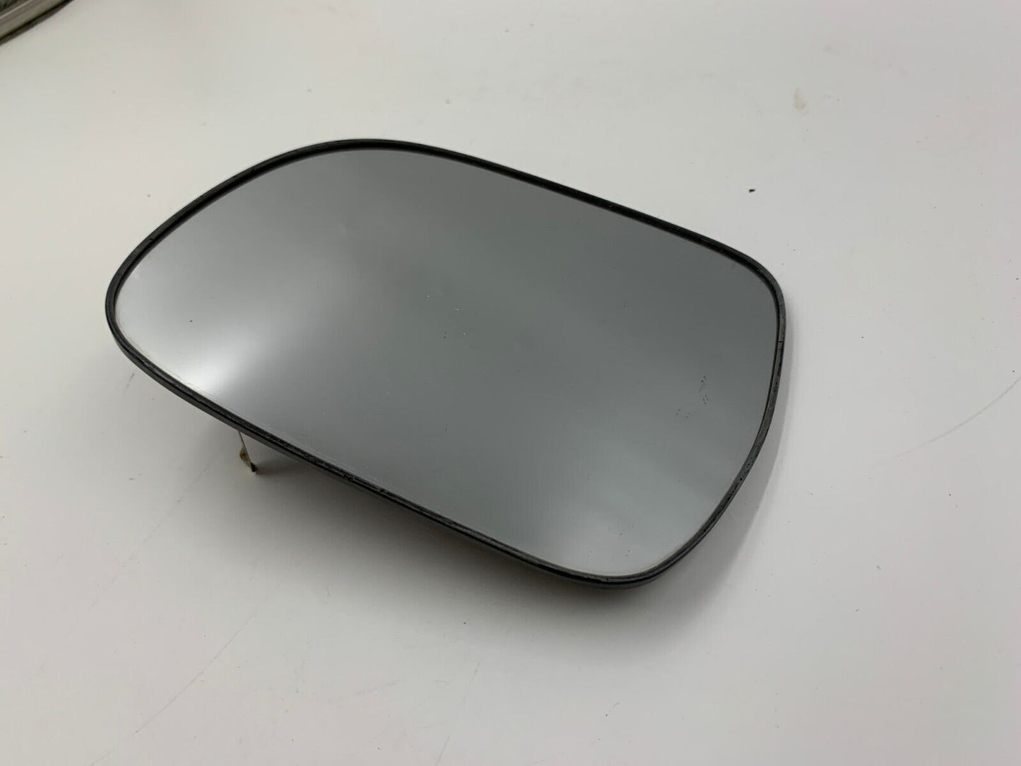 2005-2011 Toyota Tacoma Driver Side View Power Door Mirror Glass Only B01B04044