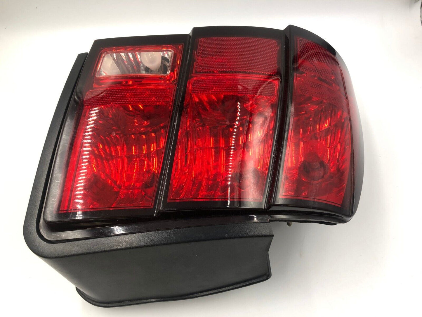 1999-2002 Ford Mustang Driver Side Tail Light Taillight OEM B04B21017