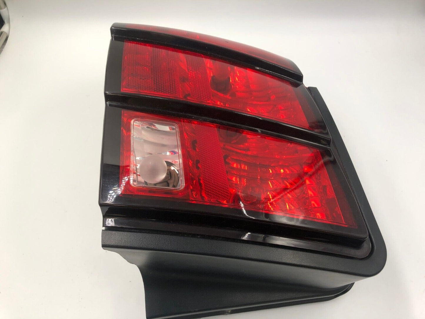 1999-2002 Ford Mustang Driver Side Tail Light Taillight OEM B04B21017