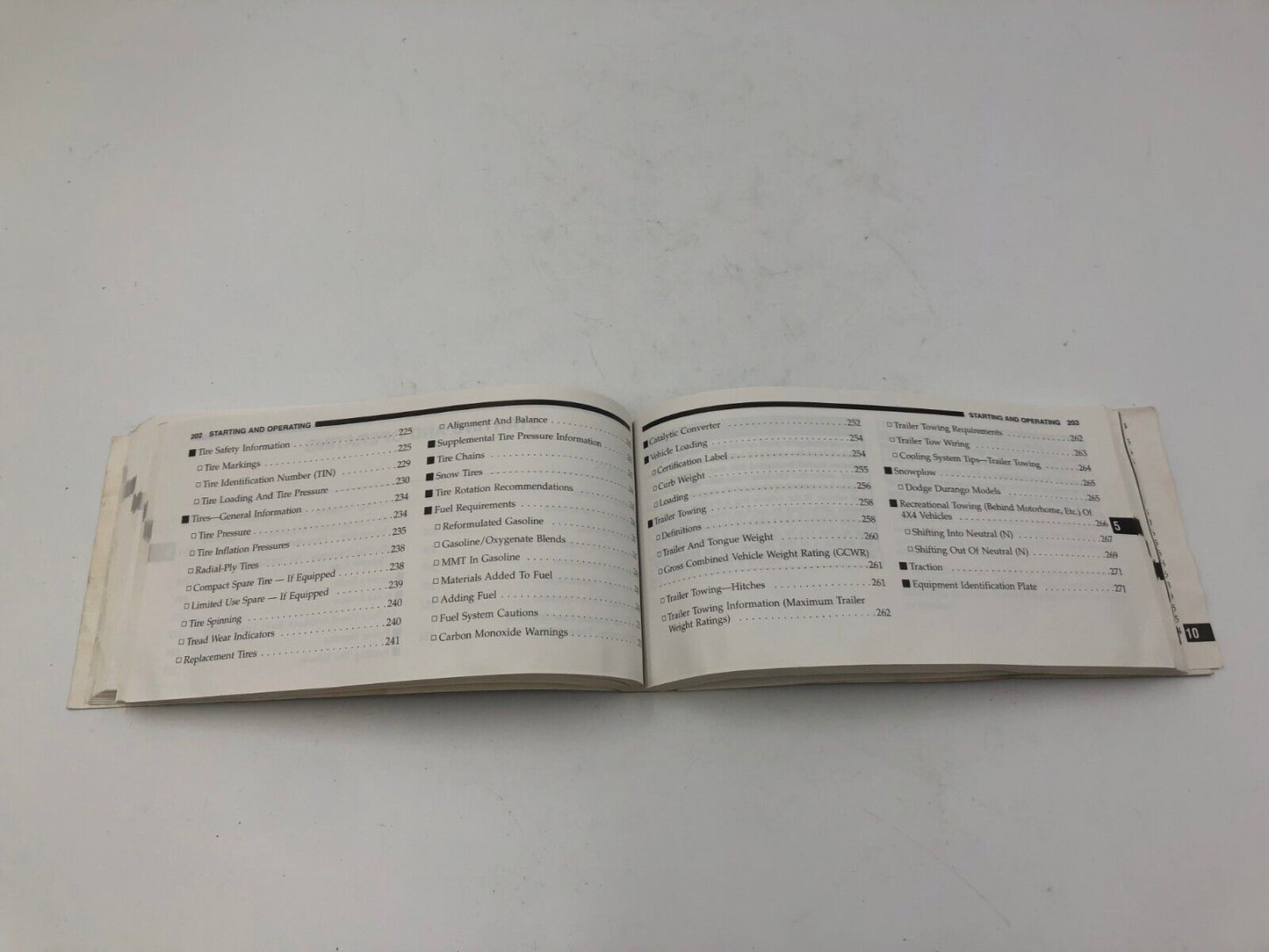 2005 Dodge Durango Owners Manual Handbook OEM C04B53065