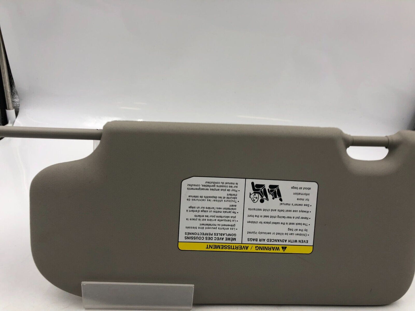 2018-2020 Nissan Rogue Passenger Sunvisor Gray Illuminated H01B42013