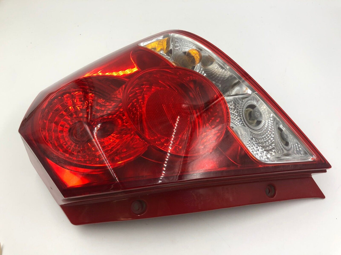 2004-2008 Chevrolet Aveo Hatchback Passenger Side Tail Light OEM C03B52055