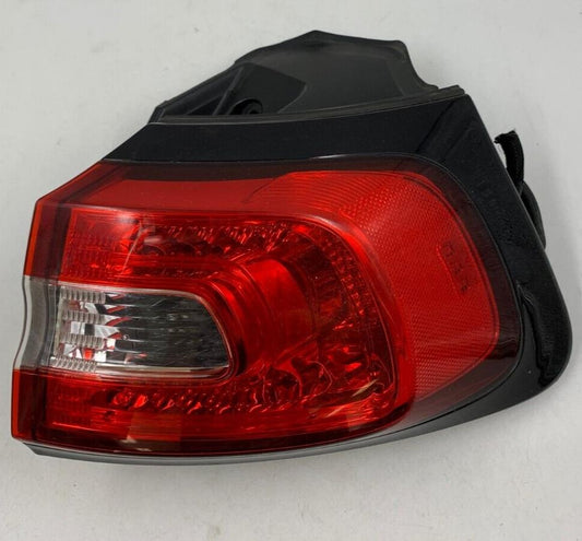 2014-2018 Jeep Cherokee Passenger Side Tail Light Taillight OEM C01B56005