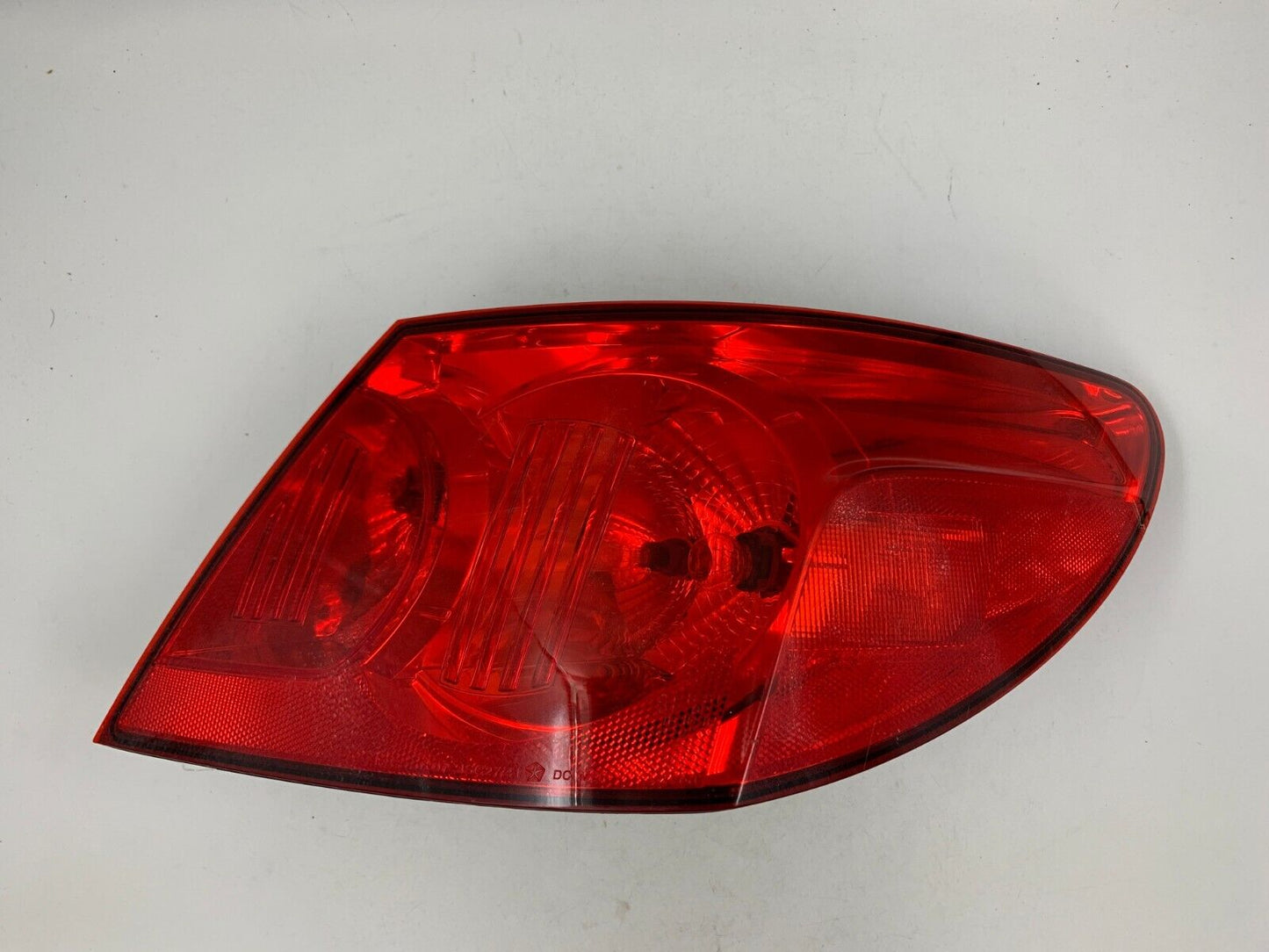 2009-2010 Chrysler Sebring Sedan Passenger Side Tail Light Taillight C03B18003