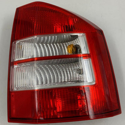 2007-2010 Jeep Compass Passenger Side Tail Light Taillight OEM A03B42049