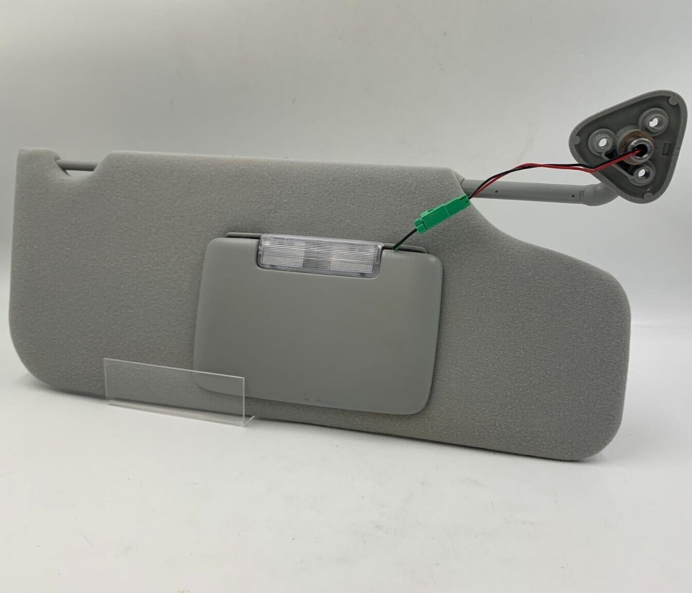 2005-2007 Ford Freestyle Passenger Sun Visor Sunvisor Illuminated Gray E04B55024