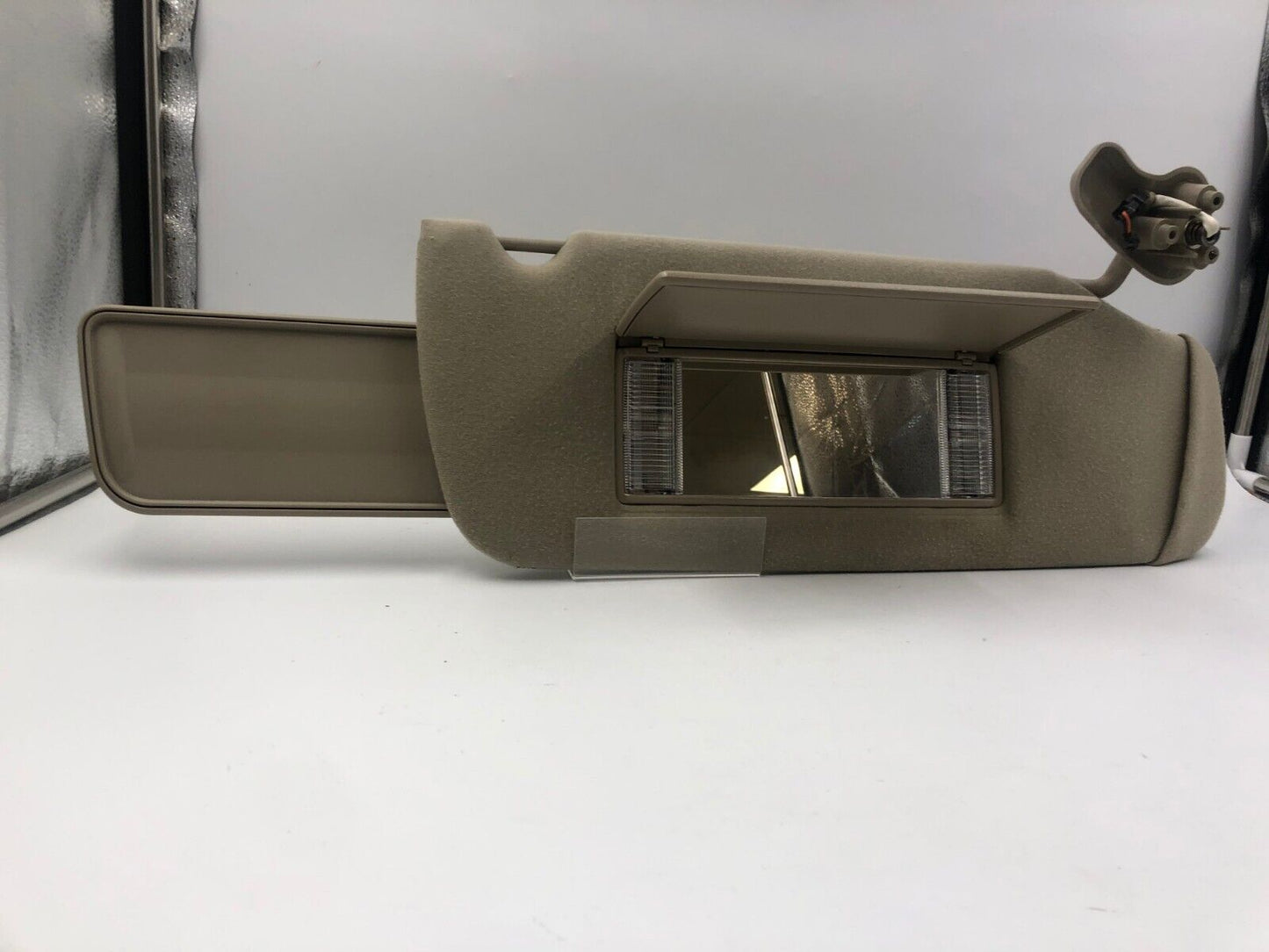 2003-2006 Cadillac Escalade Passenger Sun Visor Sunvisor Beige OEM E02B11059