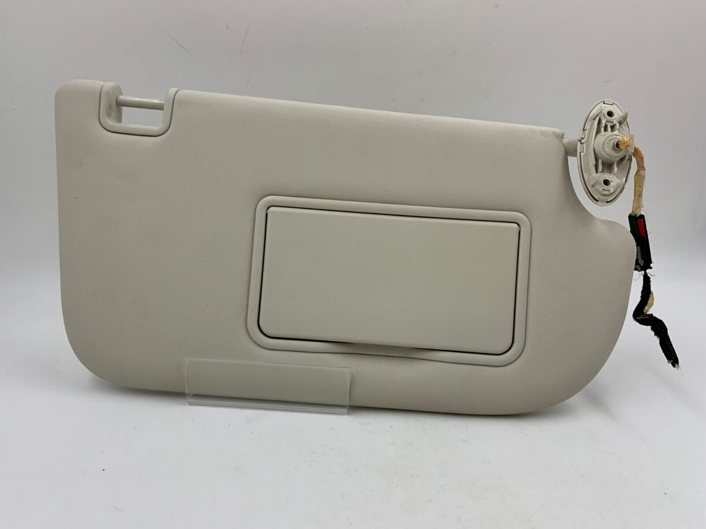 2013-2018 Ford Focus Passenger Sun Visor Sunvisor Ivory Illumination E03B47026