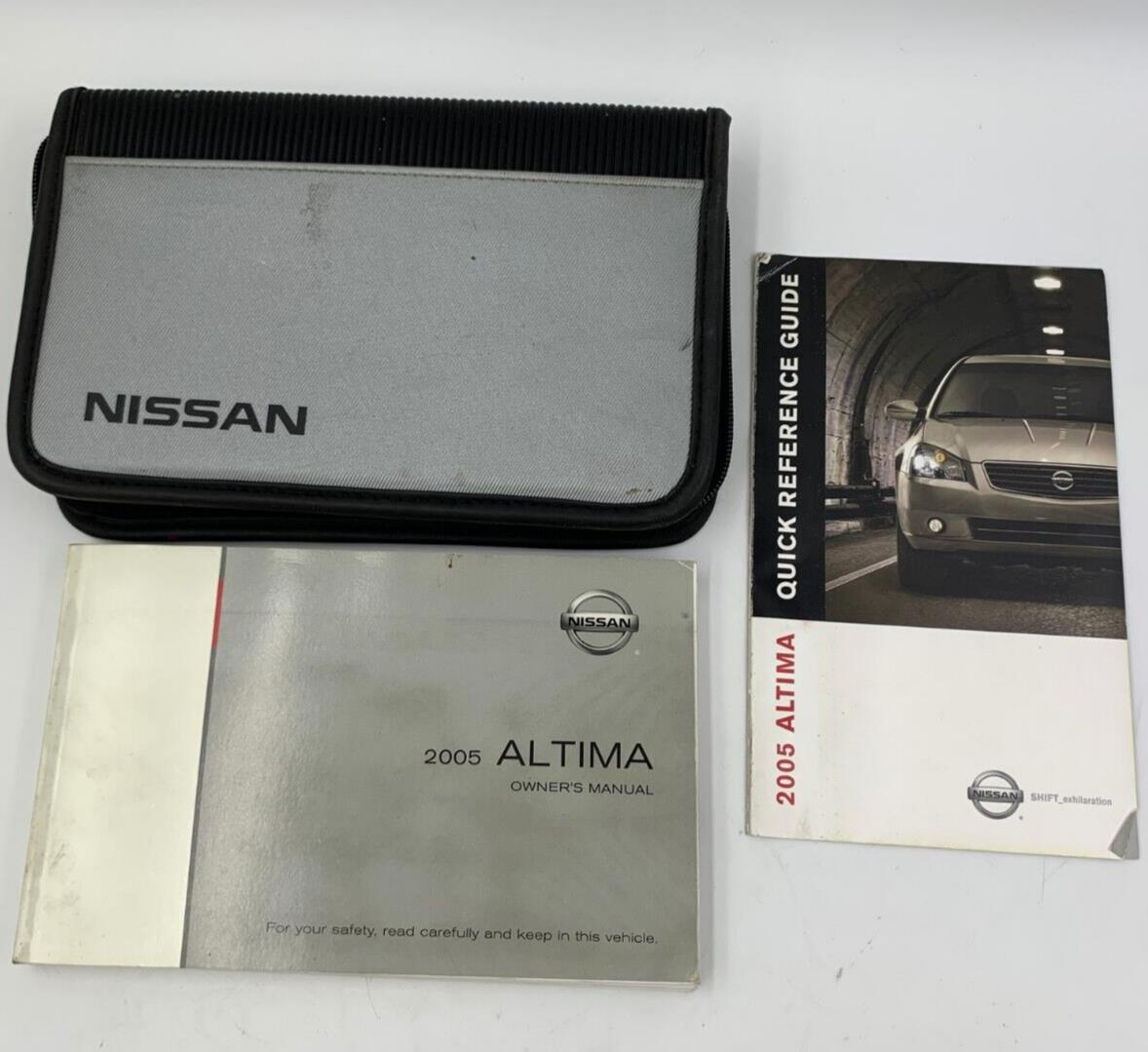 2005 Nissan Altima Owners Manual Set with Case OEM E02B18073