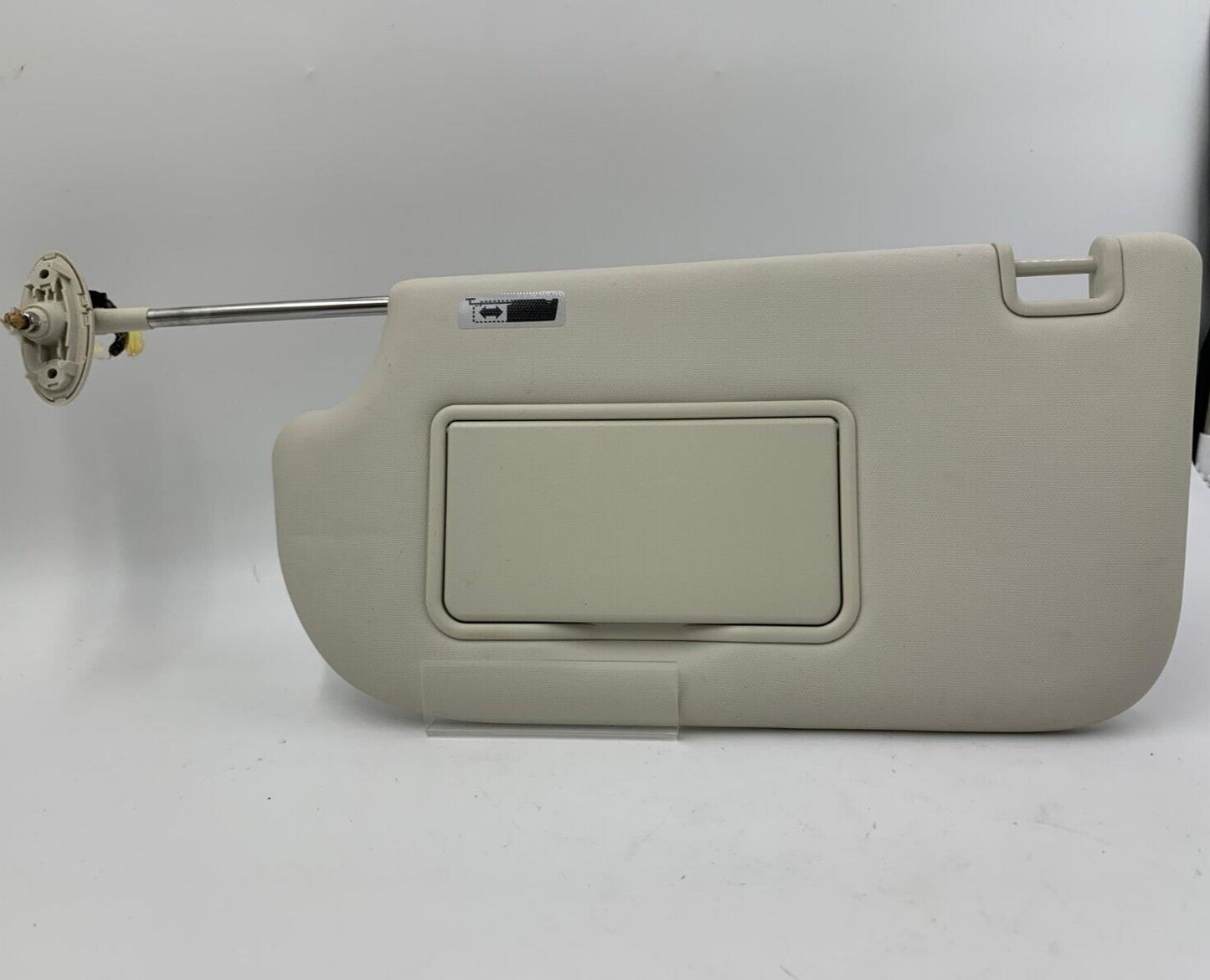 2013-2018 Ford Focus Driver Sun Visor Sunvisor Ivory Illuminated OEM E04B27023