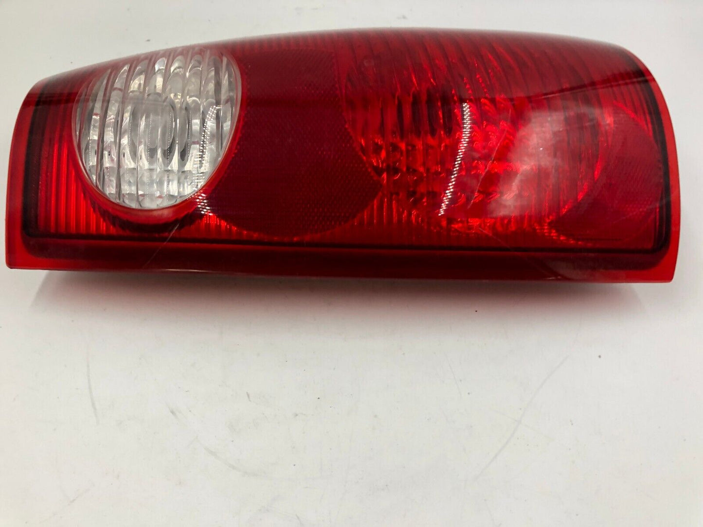 2001-2005 Ford Explorer Passenger Side Tail Light Taillight OEM F03B33022