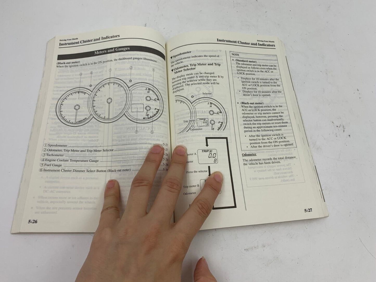 2004 Mazda 3 Owners Manual OEM F03B25034