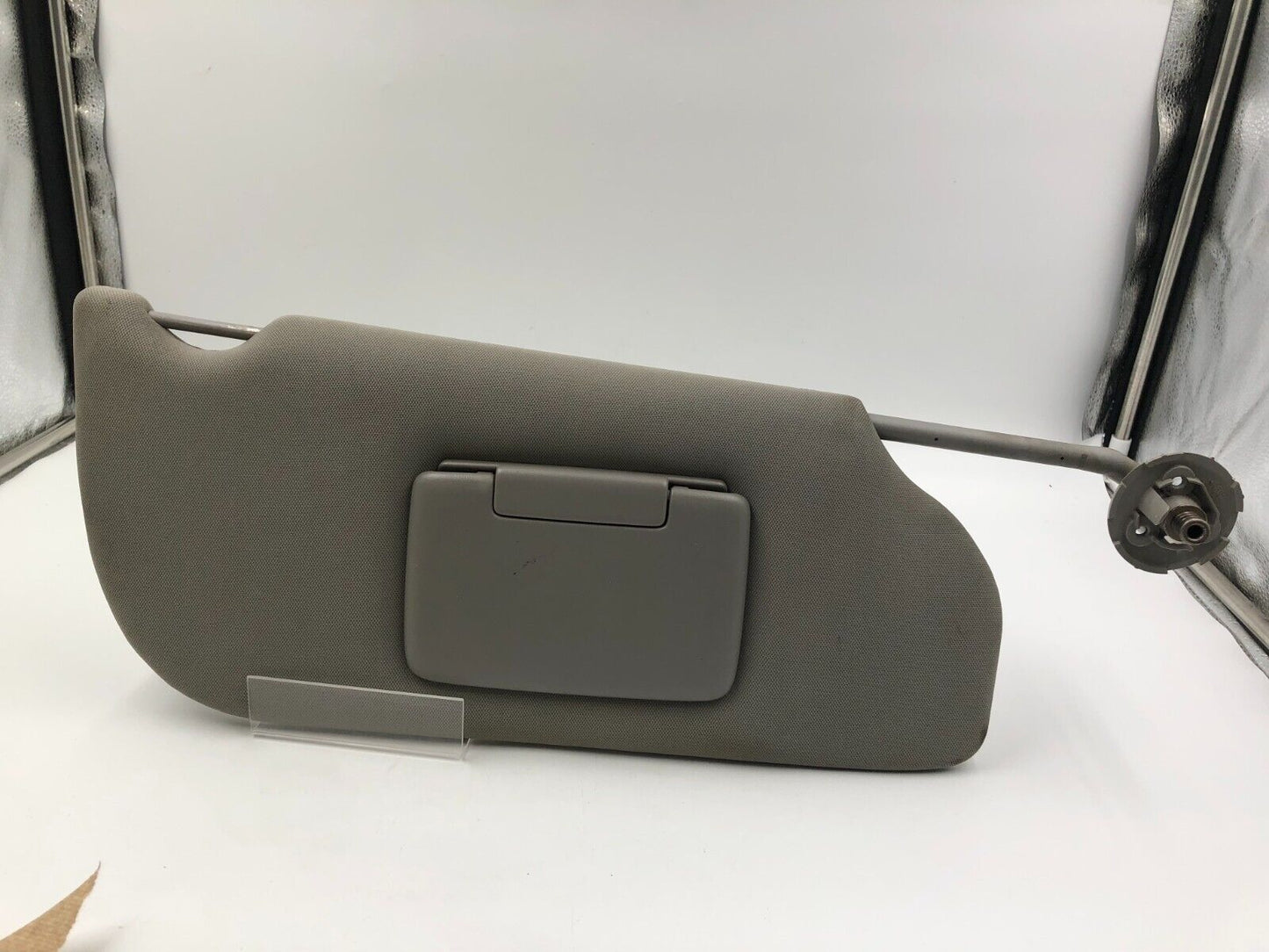 2005-2009 Chevy Uplander Montana Passenger Sunvisor Sun Visor Gray OEM G01B47055