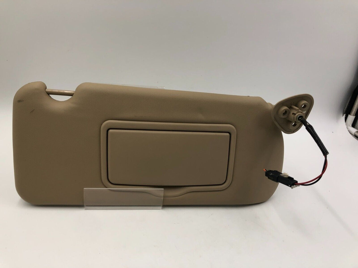 2004-2009 Cadillac SRX Passenger Sunvisor Beige Illuminated OEM G01B05059