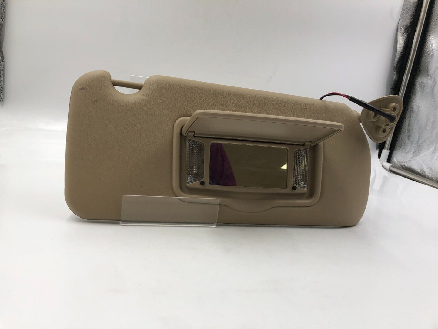 2004-2009 Cadillac SRX Passenger Sunvisor Beige Illuminated OEM G01B05059