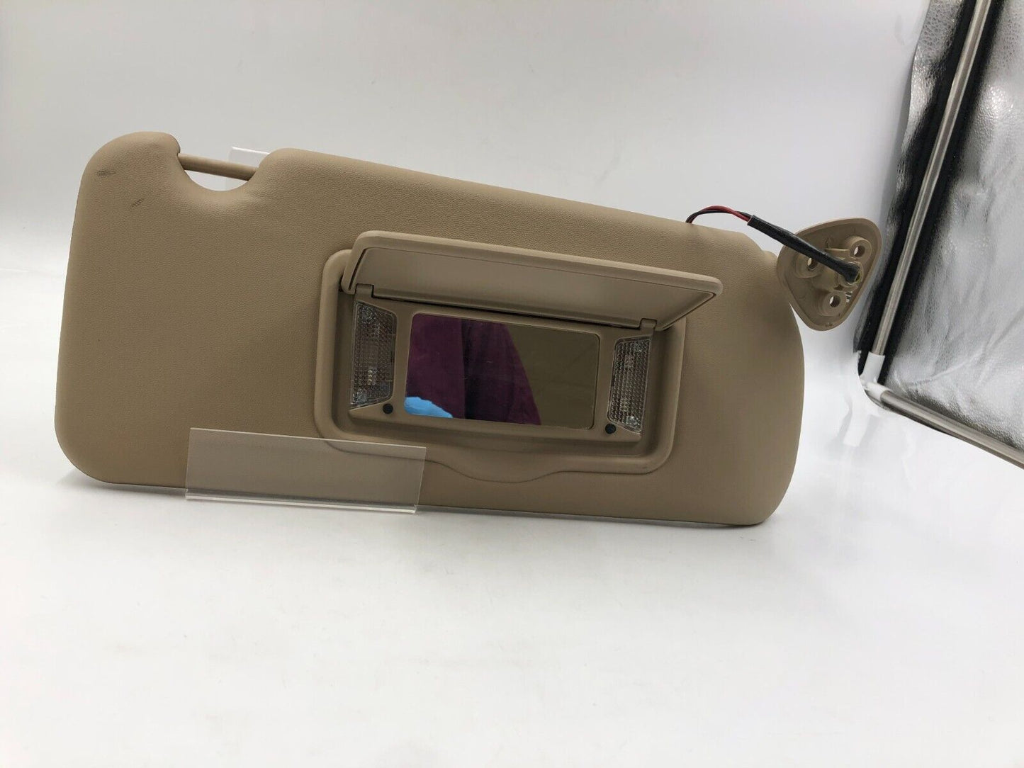 2004-2009 Cadillac SRX Passenger Sunvisor Beige Illuminated OEM G01B05059