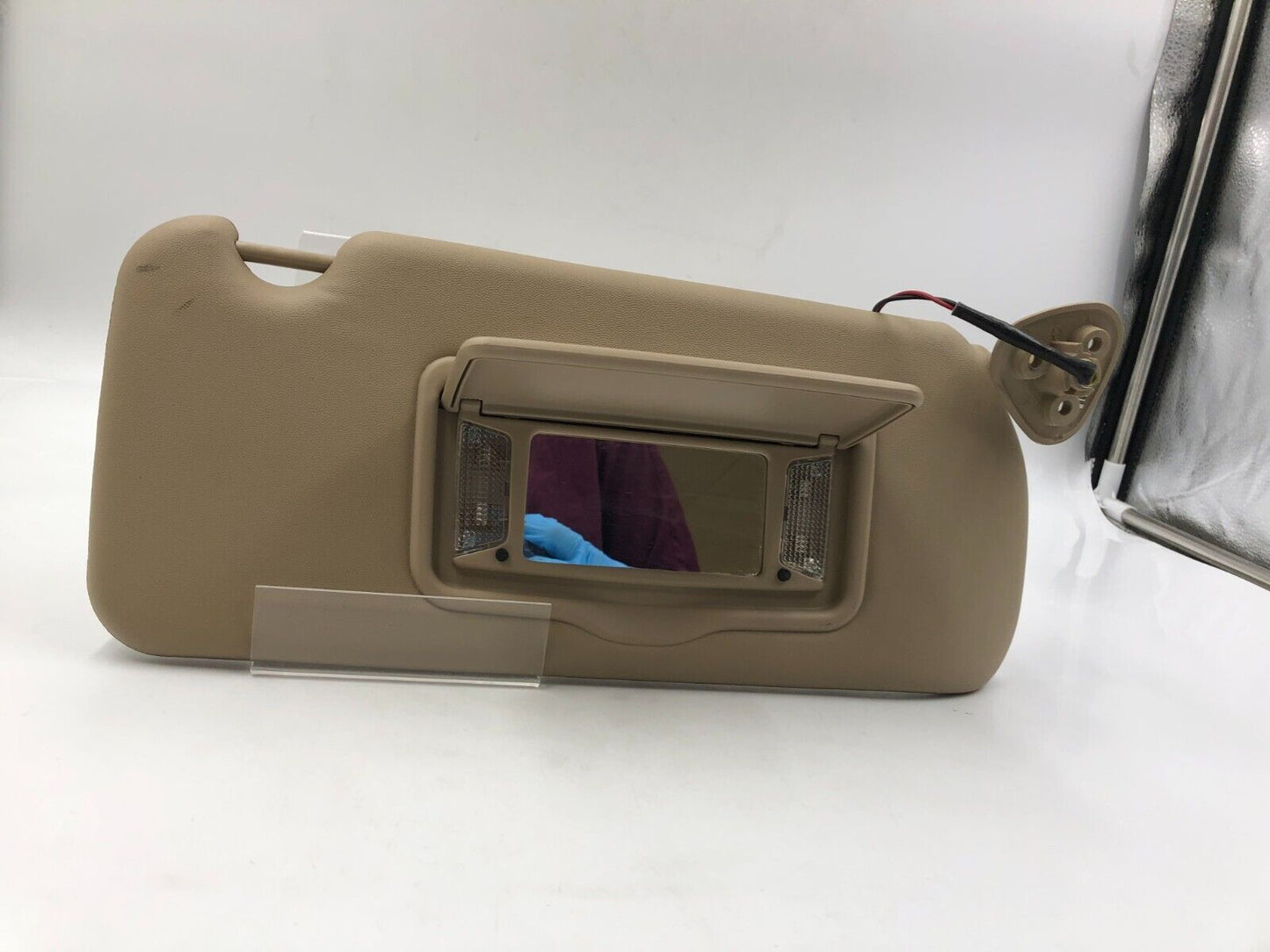 2004-2009 Cadillac SRX Passenger Sunvisor Beige Illuminated OEM G01B05059