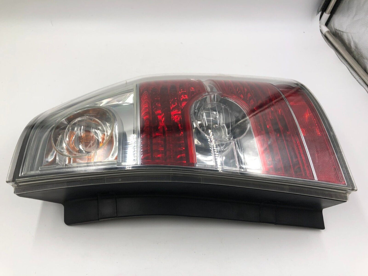 2004-2006 Acura MDX Passenger Side Tail Light Taillight OEM G02B23025