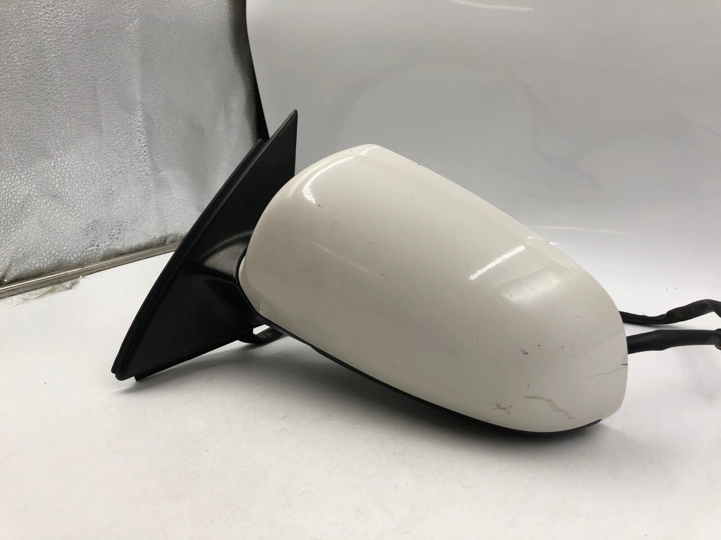 2002-2005 Audi A4 Driver Side View Power Door Mirror White OEM G02B52036