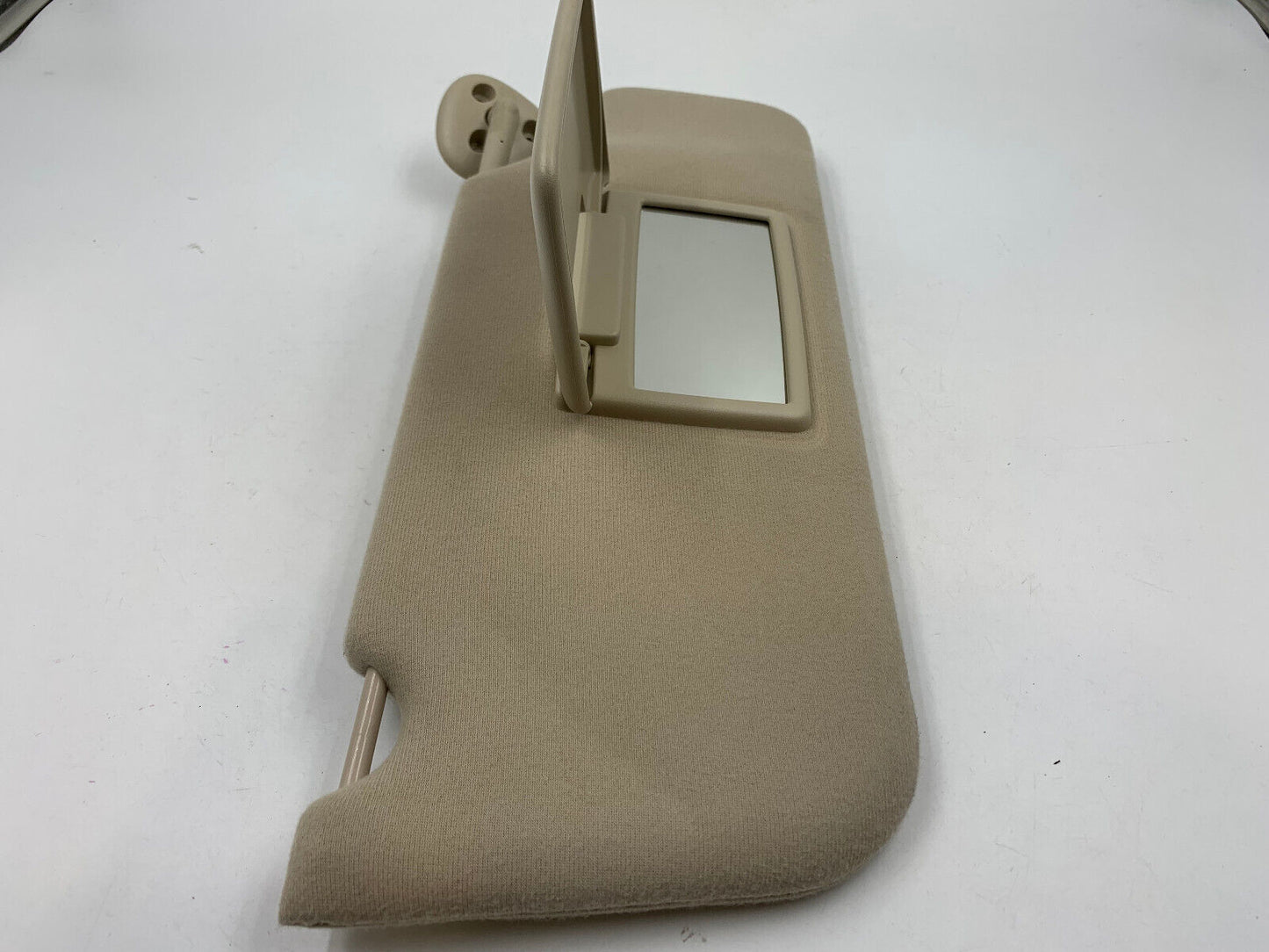 2004 Ford Taurus Passenger Sun Visor Sunvisor Beige OEM C02B31064