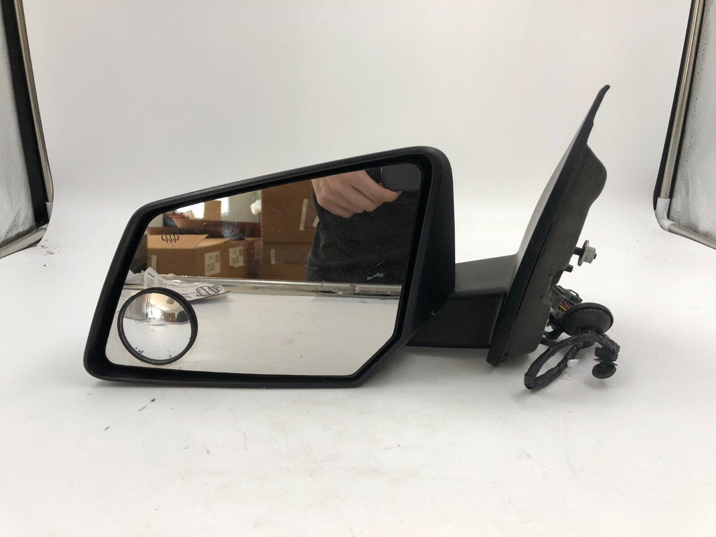 2007-2008 Saturn Outlook Driver Side View Power Door Mirror Black OEM B02B45036