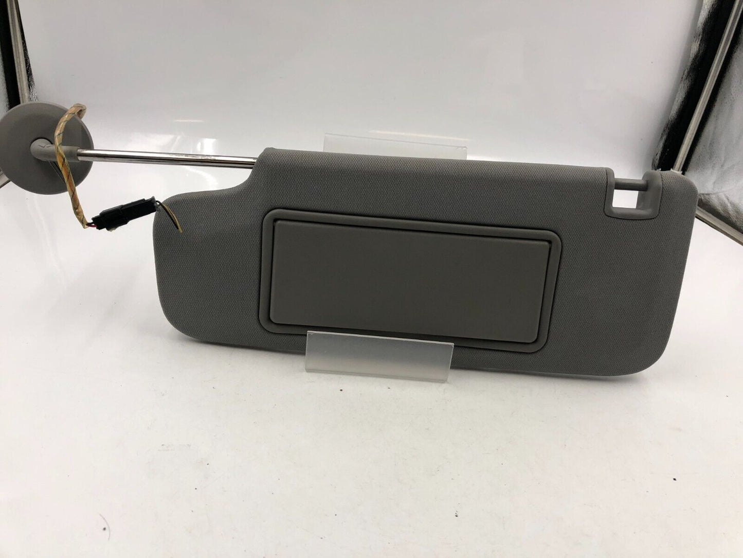 2016-2021 Chevrolet Malibu Driver Sun Visor Sunvisor Gray Illuminated G01B20043