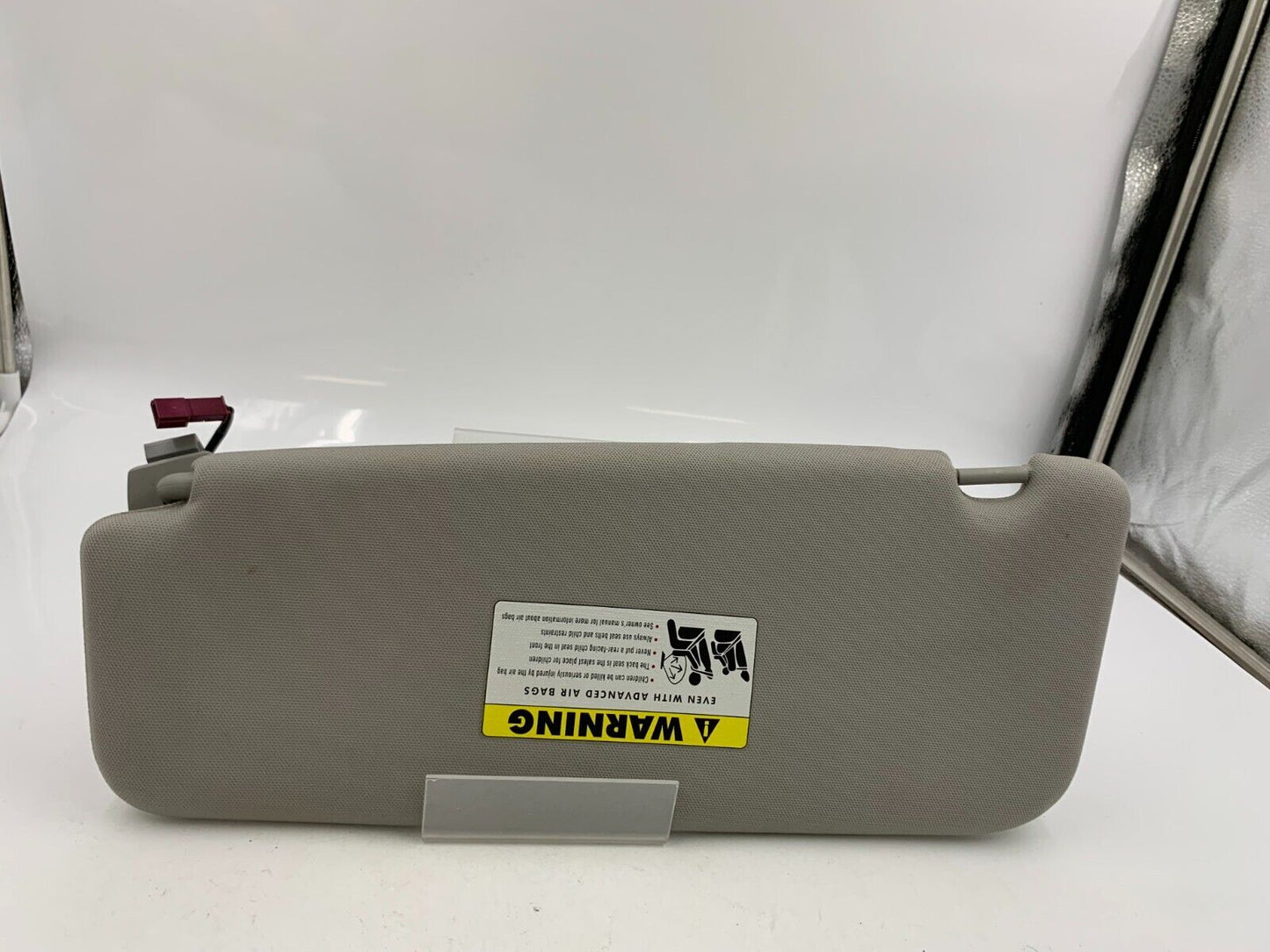 2006-2009 BMW 550i Passenger Sun Visor Sunvisor Gray Illuminated OEM E01B55066