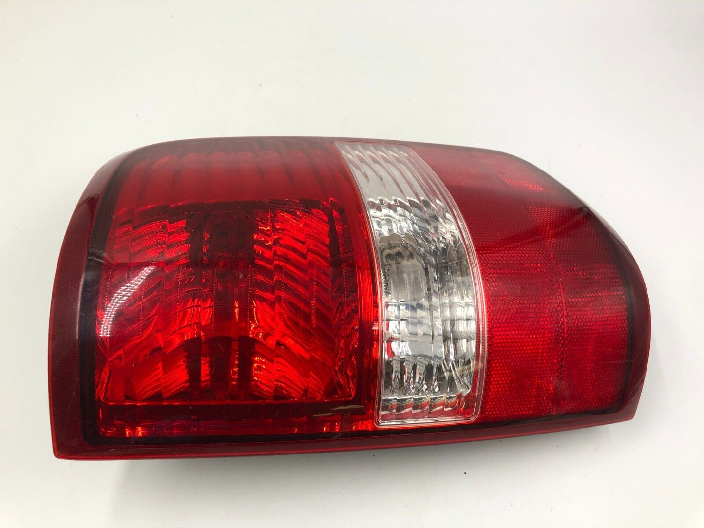 2004-2008 Ford F150 Passenger Side Tail Light Taillight Styleside OEM G02B23026